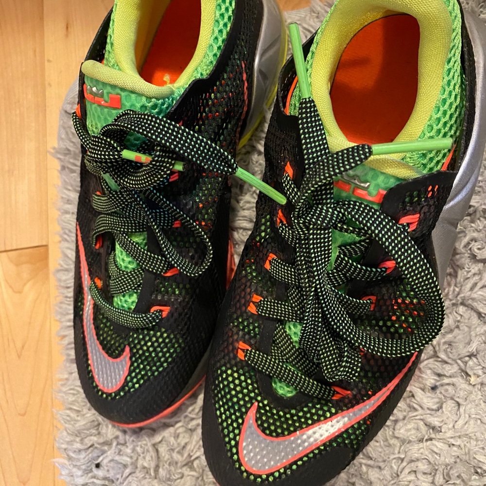 Lebrons xii 12